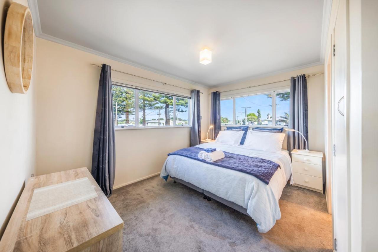 הוילה Waitara Taranaki Beach House - Great Sea Views מראה חיצוני תמונה